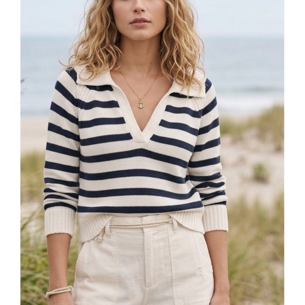 Abercrombie & Fitch Sweater Womens Sz M Cream Navy Stripe Preppy Coastal Casual